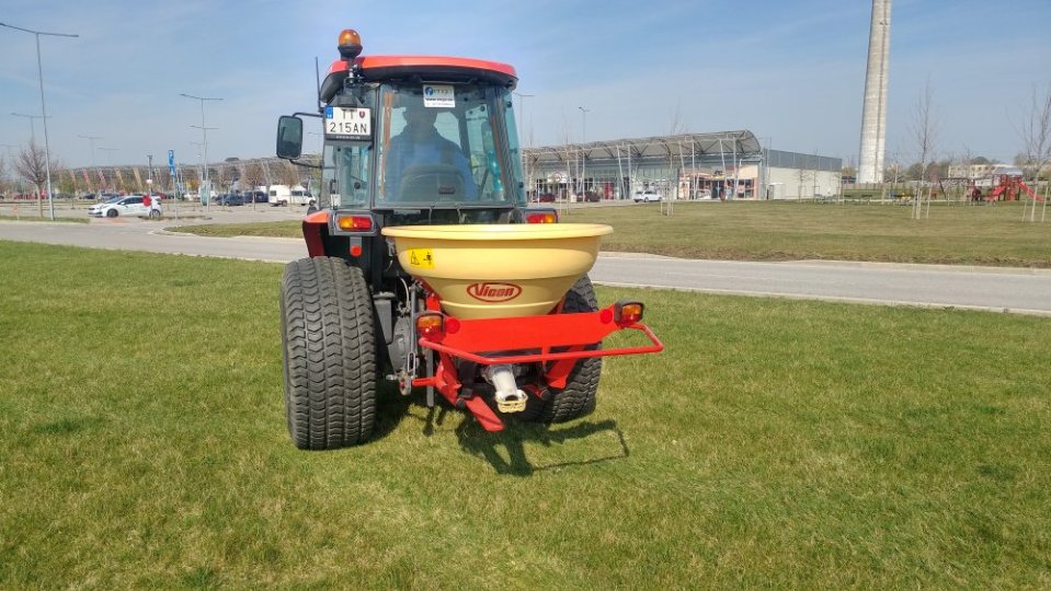 Nesené rozmetadlo hnojív