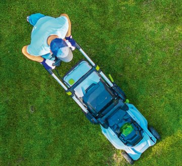 TRÁVNIK NA JAR: Sprievodca starostlivosťou o trávnik od ICL (STIAHNUTIE ZADARMO)