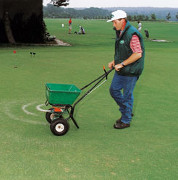 Ručné rozmetadlo hnojív